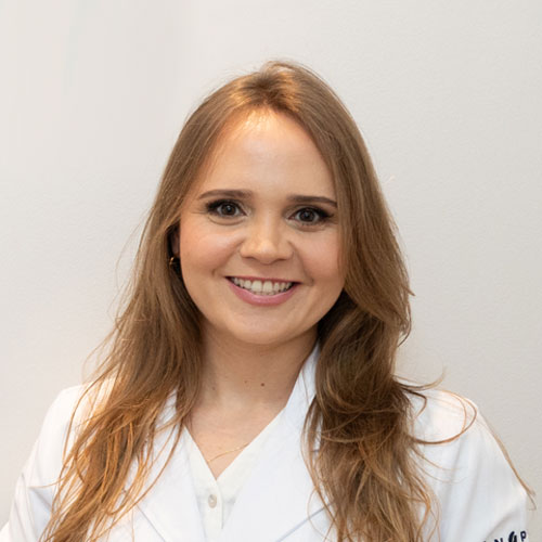 Dra. Aline dos Santos Ribeiro